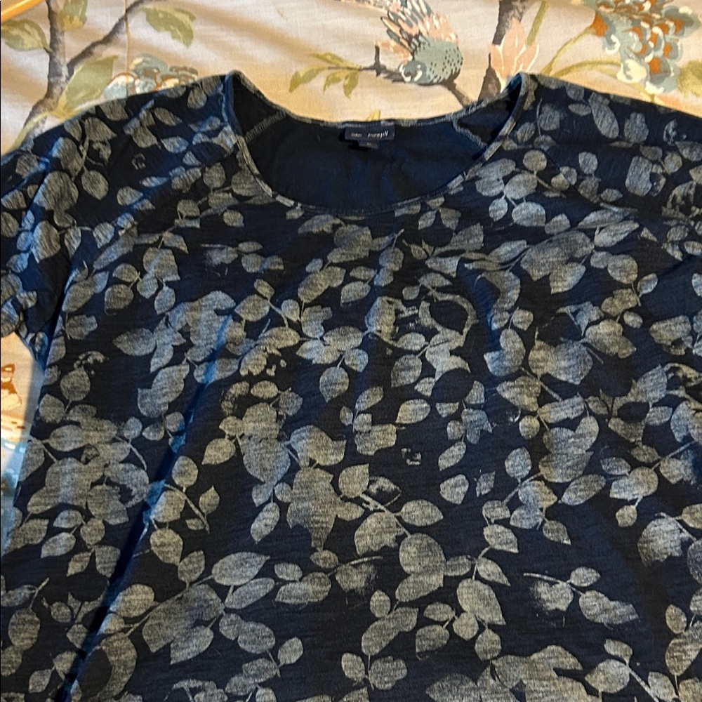 J. Jill Black and Gray Leaf Print Tunic